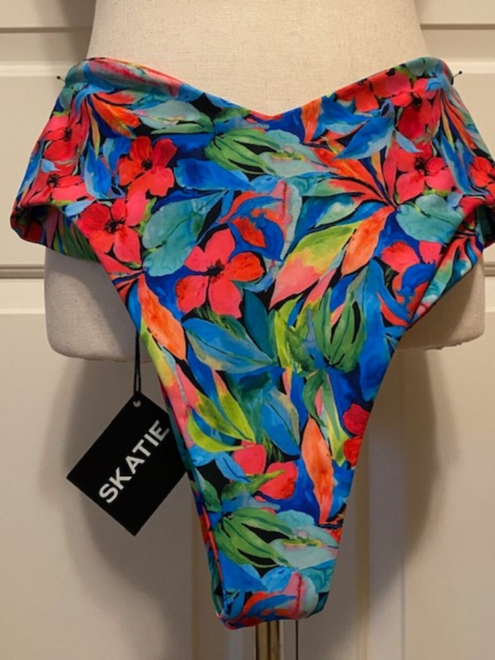 Skatie Bikini bottom size Medium 'Acapulco' print Style: Melly - New with tag